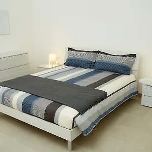 scirocco-guest-house.lecce-hotels.com/