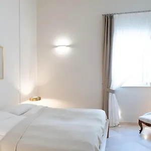 palazzo-charlie.lecce-hotels.com/